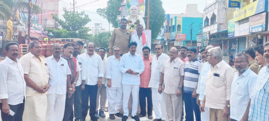 జగ్గయ్యపేటలో దివంగత డాక్టర్ కొణిజేటి రోశయ్య గారి 90వ జయంతి సందర్భంగా నివాళులు