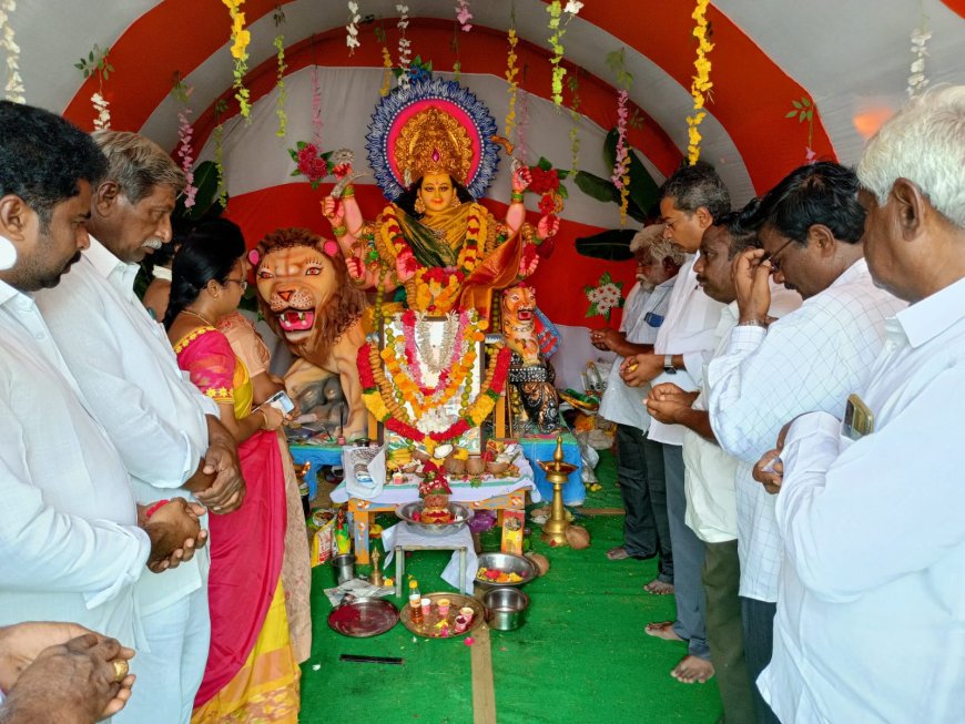 అమ్మవారిని దర్శించుకున్న శాసనసభ్యులు కృష్ణప్రసాదు